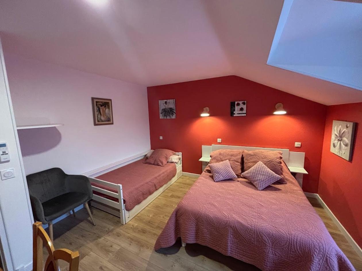 Auberge De La Normandie Junhac Εξωτερικό φωτογραφία
