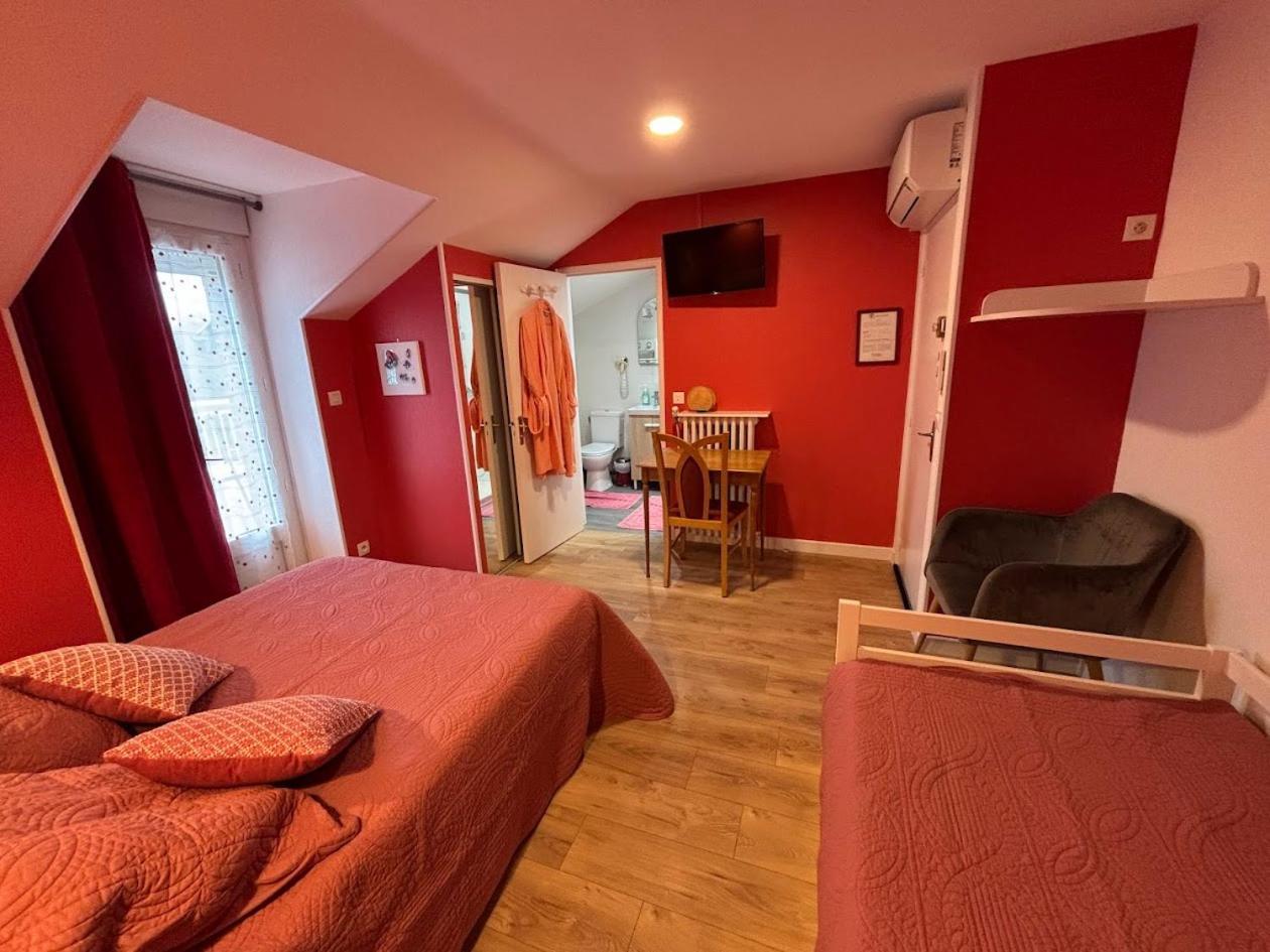 Auberge De La Normandie Junhac Εξωτερικό φωτογραφία