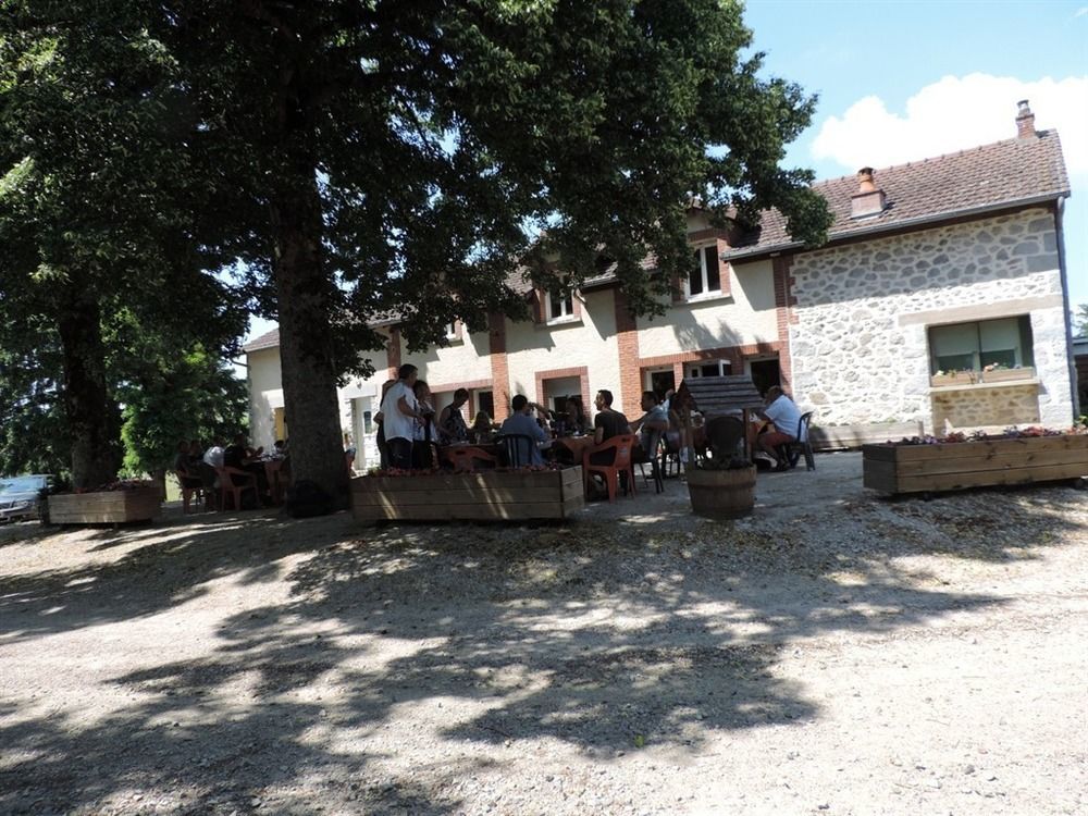 Auberge De La Normandie Junhac Εξωτερικό φωτογραφία